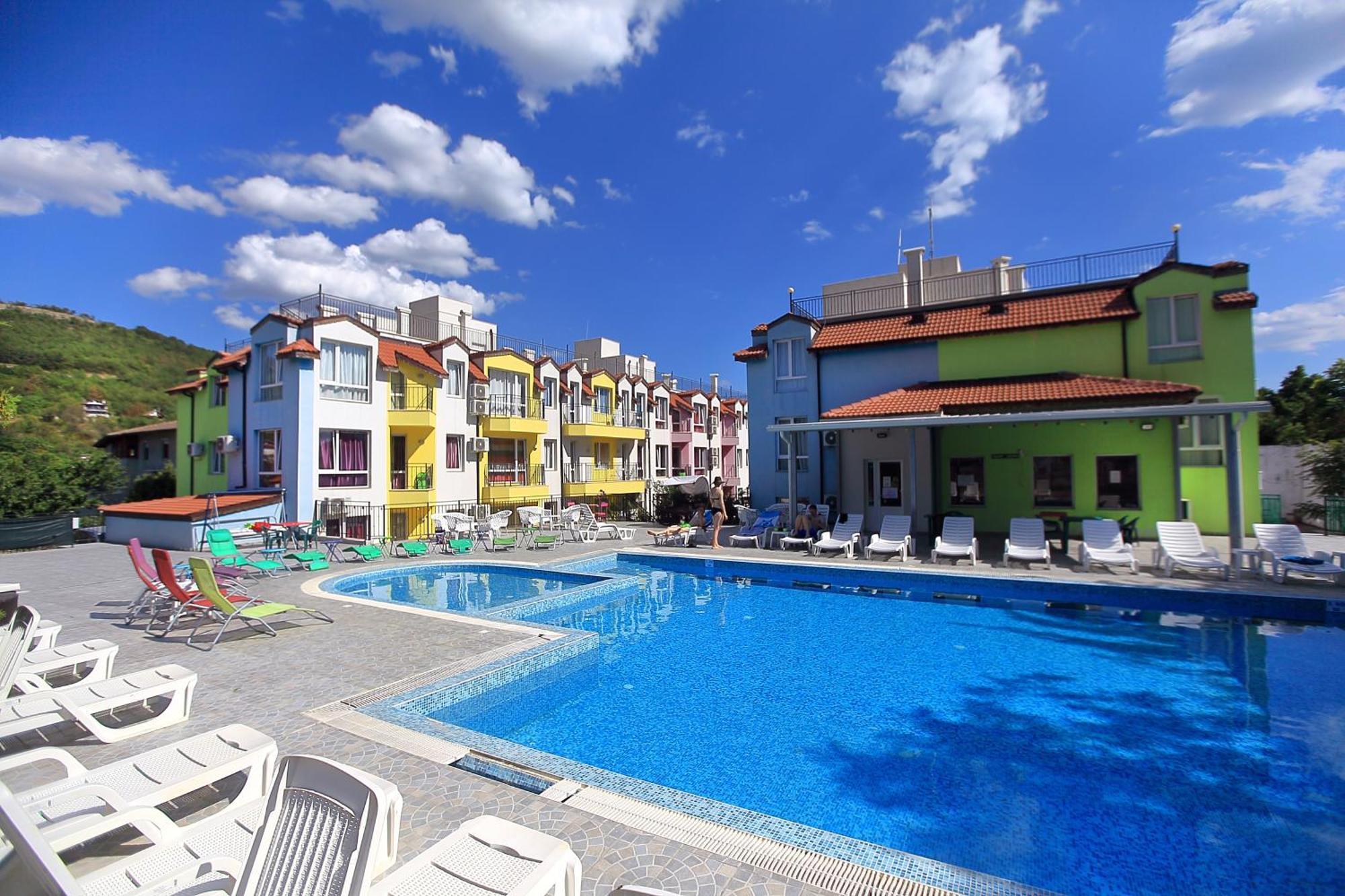 Private Apartment With Parking And Pool Baltschik Exterior foto